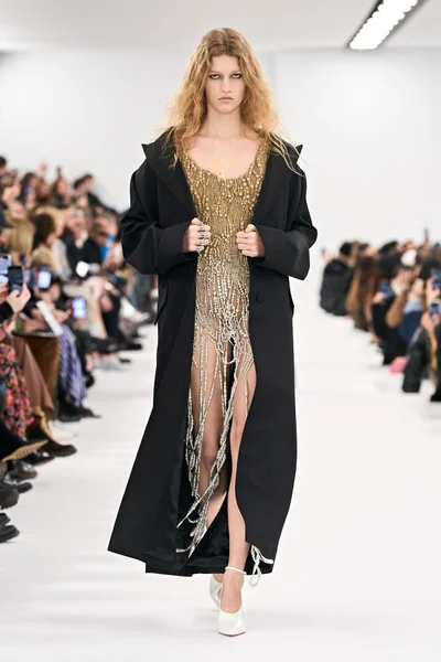 Look 49